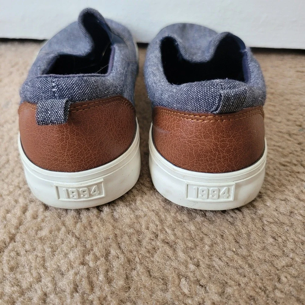 Old Navy Size 5 Linen Slip On Sneakers Boys Indigo Denim‎ Faux Leather Heel